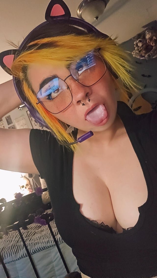 I wanna play, you pick what ;)